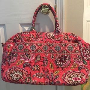 Vera Bradley weekender!!! Beautiful pattern